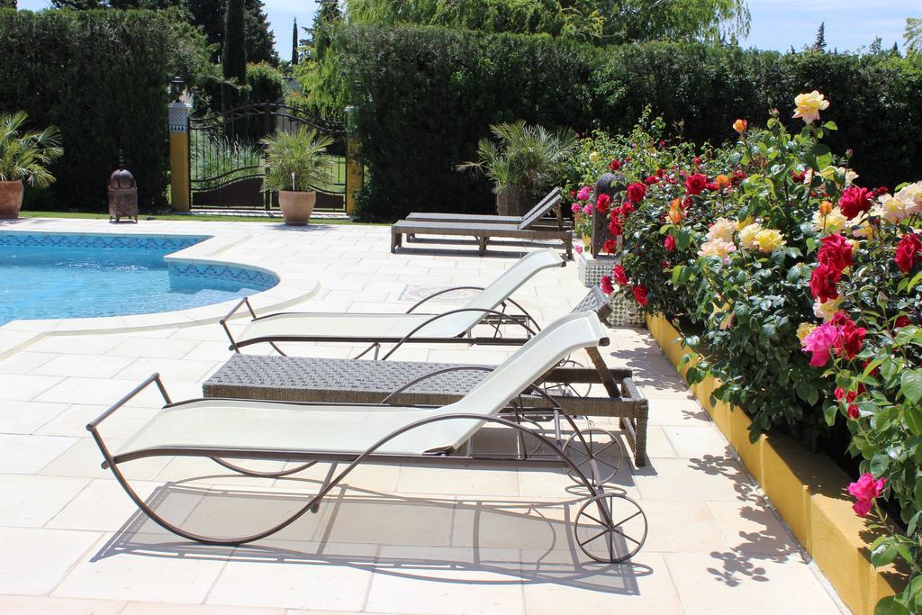 Gites Maisons De Vacances Domaine La Chamade Carpentras Værelse billede