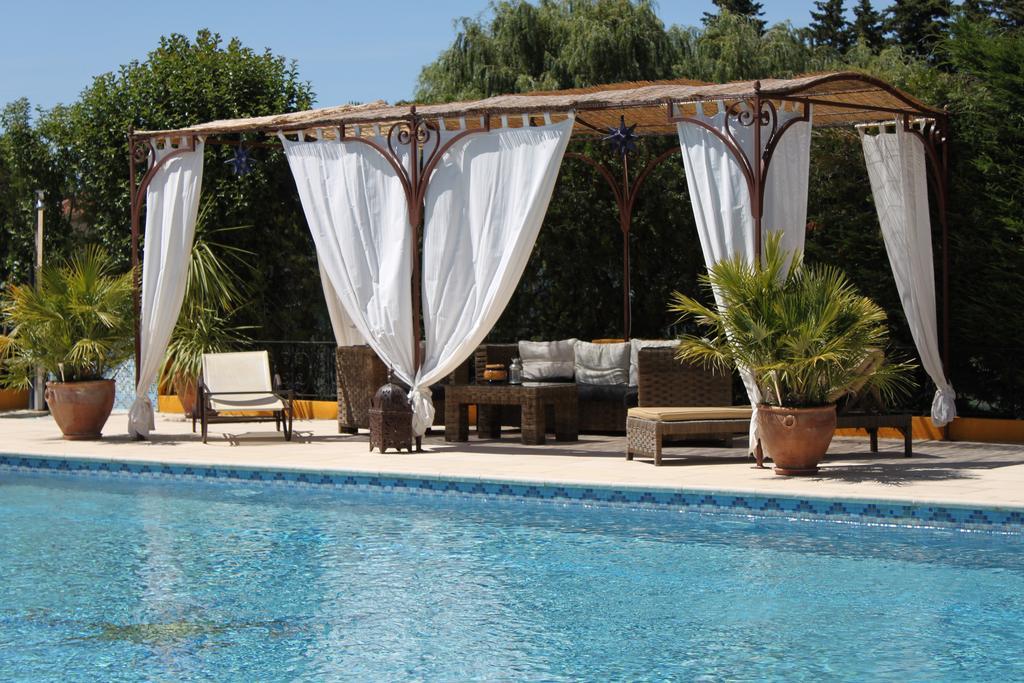 Gites Maisons De Vacances Domaine La Chamade Carpentras Værelse billede